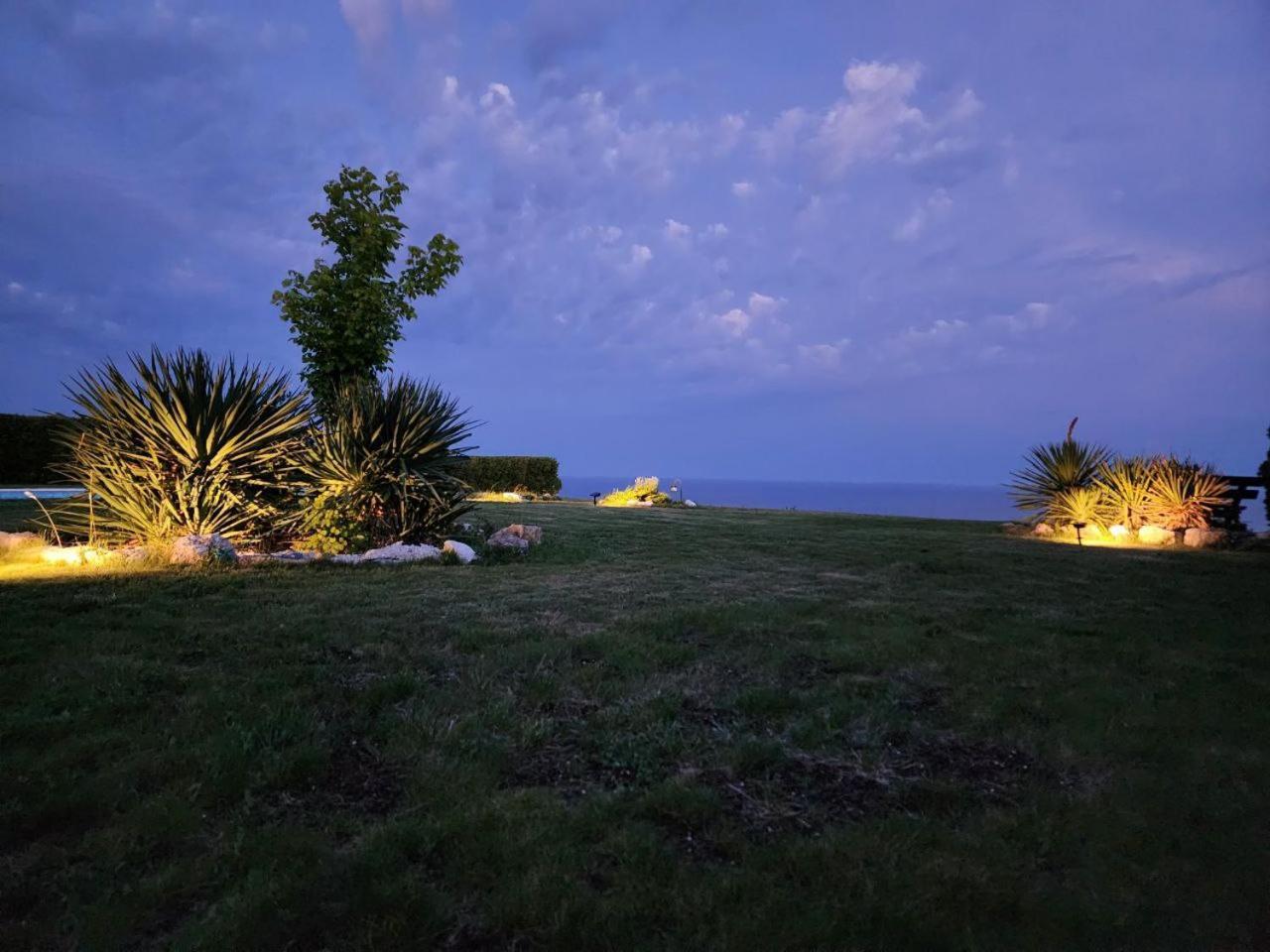 Private Villa 102 With Heated Pool In Blacksearama Balchik Exterior photo
