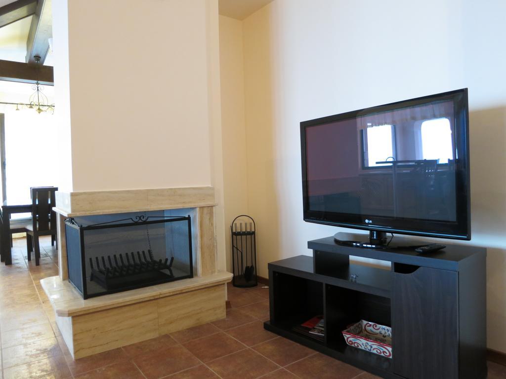 Private Villa 102 With Heated Pool In Blacksearama Balchik Exterior photo